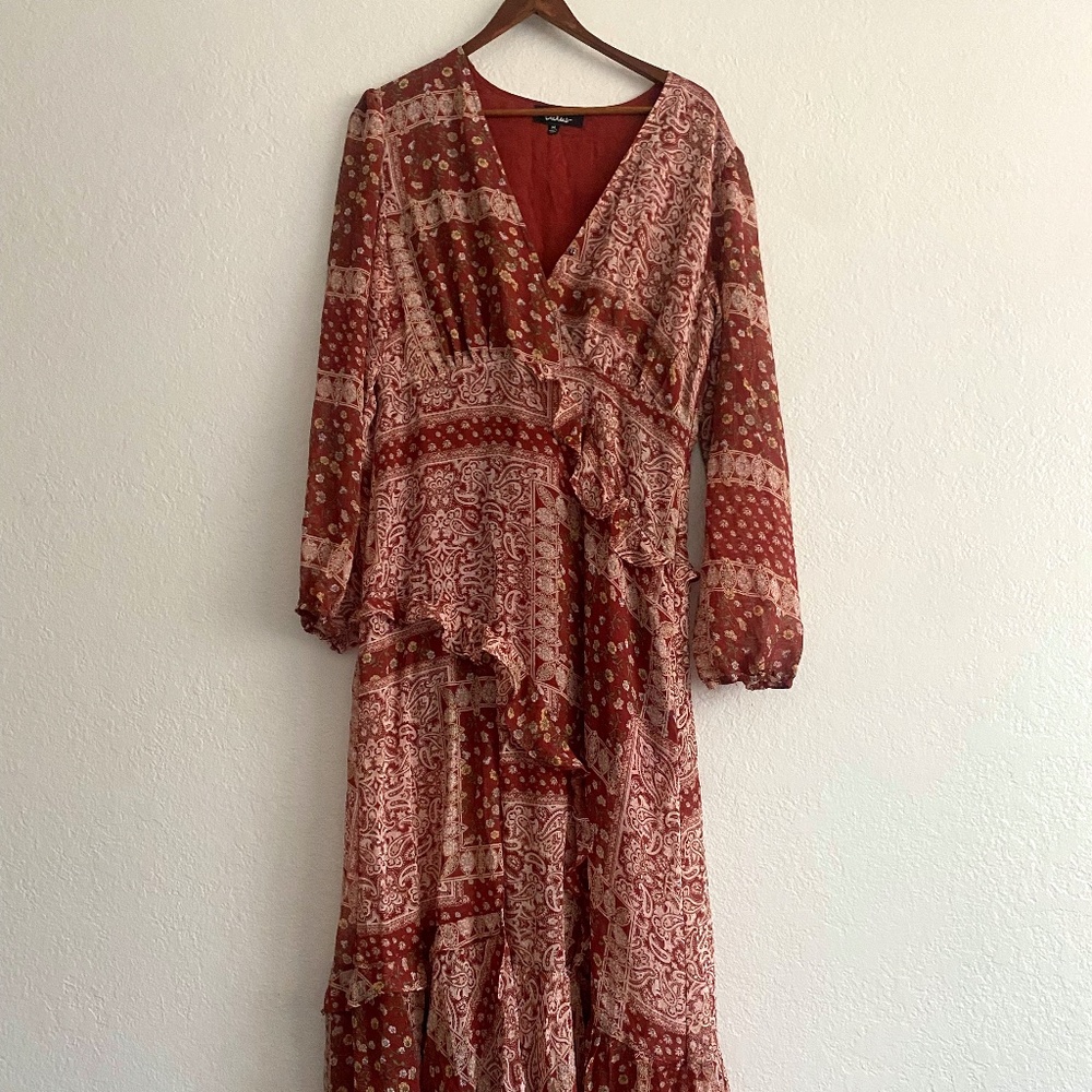 Lulus Maroon w/ White Print Maxi Dress & Slit